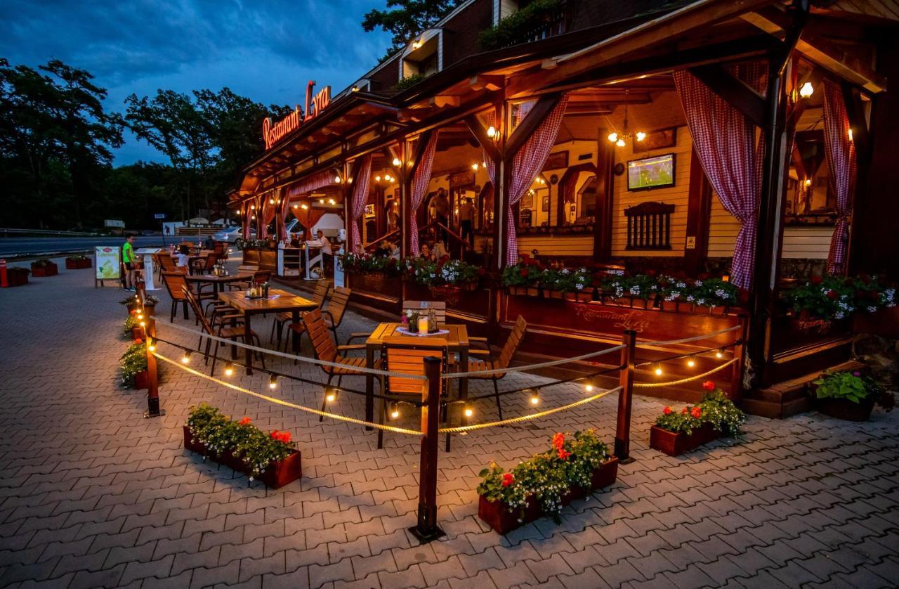 Pensiune Restaurant Lyra Corunca Exterior photo
